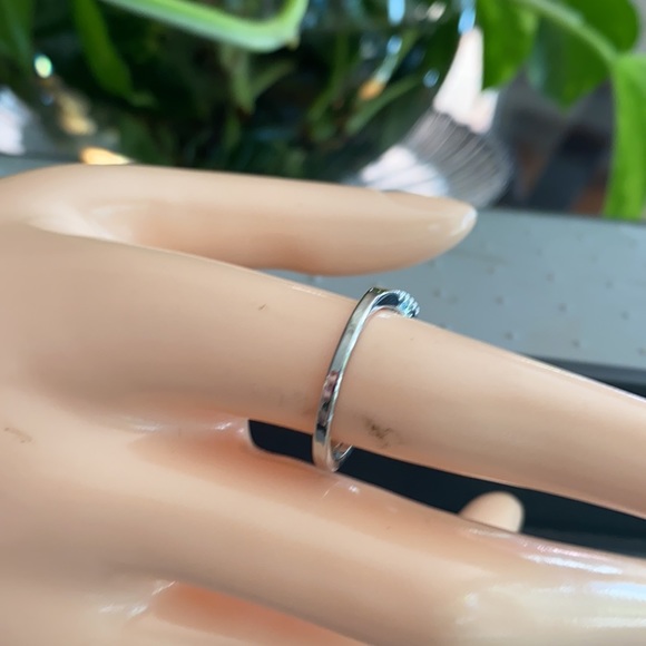 New iridescent stone ring size 9 $10.00 - Picture 3 of 3